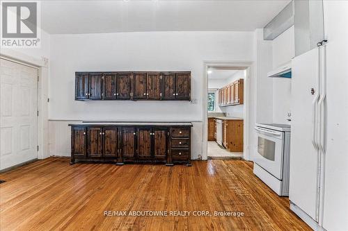 32 Arthur Street, Brant, ON - Indoor Photo Showing Kitchen