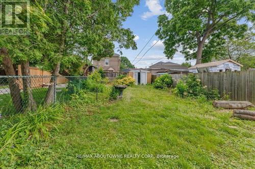 32 Arthur Street, Brant, ON - Outdoor