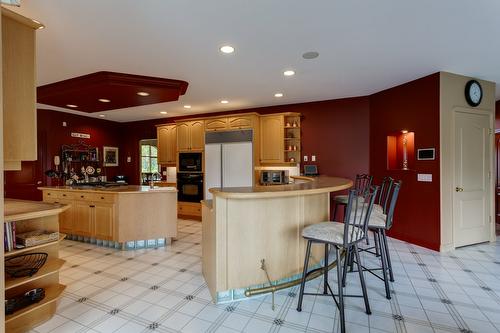1061 Avondale Place, West Kelowna, BC - Indoor Photo Showing Kitchen