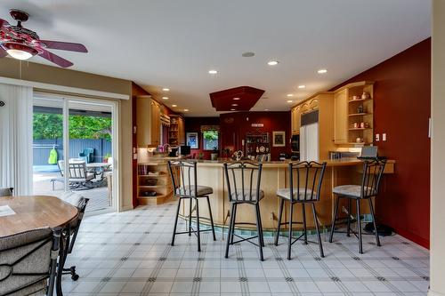 1061 Avondale Place, West Kelowna, BC - Indoor Photo Showing Dining Room