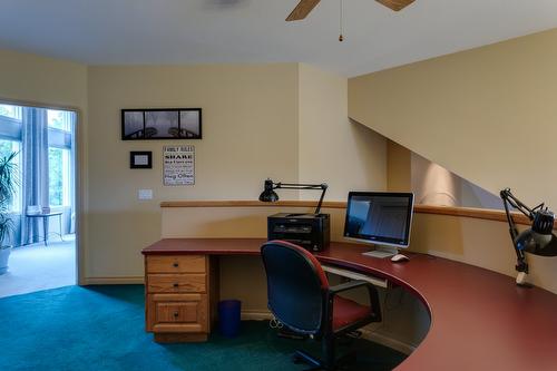 1061 Avondale Place, West Kelowna, BC - Indoor Photo Showing Office