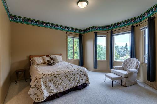 1061 Avondale Place, West Kelowna, BC - Indoor Photo Showing Bedroom