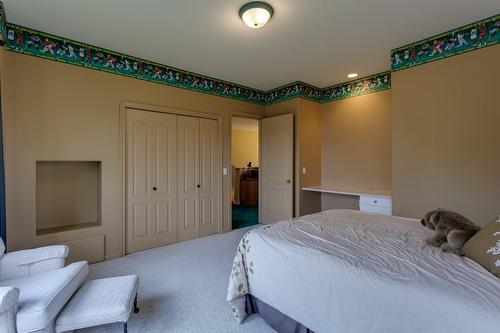 1061 Avondale Place, West Kelowna, BC - Indoor Photo Showing Bedroom