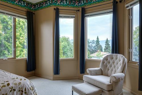 1061 Avondale Place, West Kelowna, BC - Indoor Photo Showing Bedroom