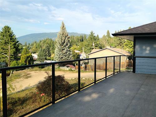 1350 13 Avenue, Salmon Arm, BC - Outdoor