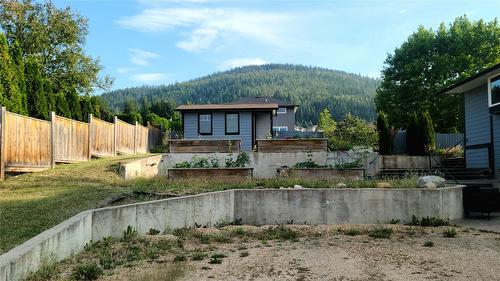 1350 13 Avenue, Salmon Arm, BC - Outdoor