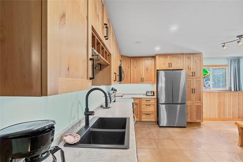 1834 Stepp Pit Road, Sicamous, BC - Indoor Photo Showing Kitchen With Double Sink
