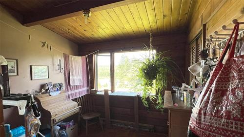 8774 Colony Road, Wardner, BC - Indoor Photo Showing Other Room