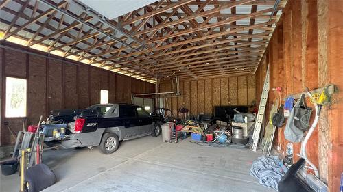 8774 Colony Road, Wardner, BC - Indoor Photo Showing Garage