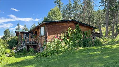 8774 Colony Road, Wardner, BC - Outdoor
