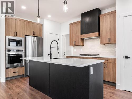 7735 Okanagan Hills Boulevard Unit# 66, Vernon, BC - Indoor Photo Showing Kitchen With Upgraded Kitchen