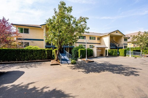 103-1902 Comox Ave, Comox, BC - Outdoor With Facade