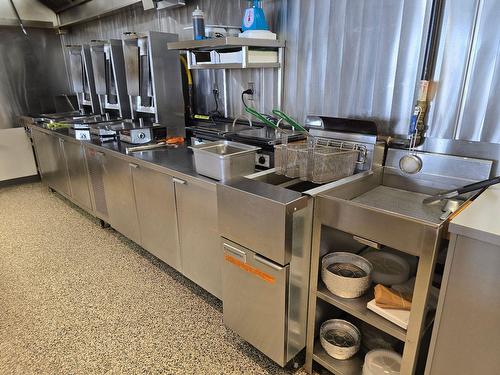 Restaurant - 123 Rue Non Disponible-Unavailable, Dollard-Des-Ormeaux, QC 