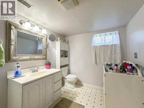 19 Ingenika Drive, Mackenzie, BC - Indoor Photo Showing Bathroom