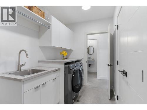 3620 Silver Way, West Kelowna, BC - Indoor Photo Showing Laundry Room