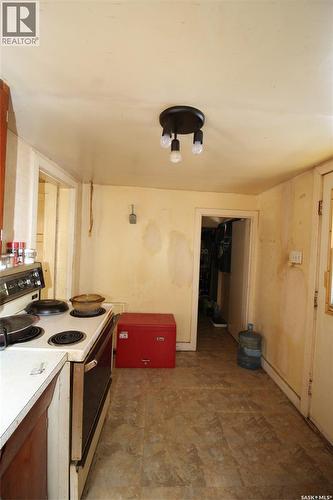 476 3Rd Street, Shaunavon, SK - Indoor Photo Showing Kitchen