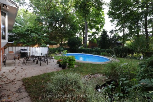 3338 Enniskillen Circle, Mississauga, ON - Outdoor With In Ground Pool With Backyard