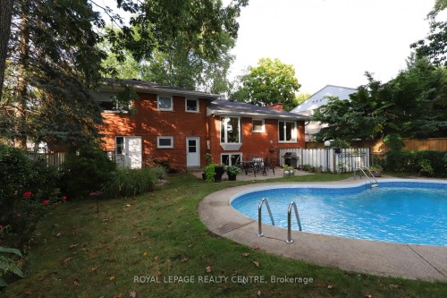 3338 Enniskillen Circle, Mississauga, ON - Outdoor With In Ground Pool With Backyard