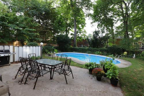 3338 Enniskillen Circle, Mississauga, ON - Outdoor With In Ground Pool With Backyard