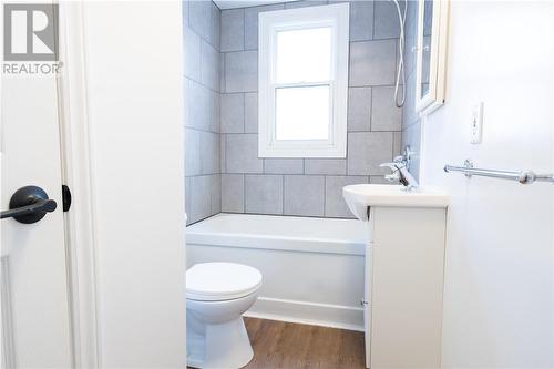 396 Queen Unit# 1, Sudbury, ON - Indoor Photo Showing Bathroom