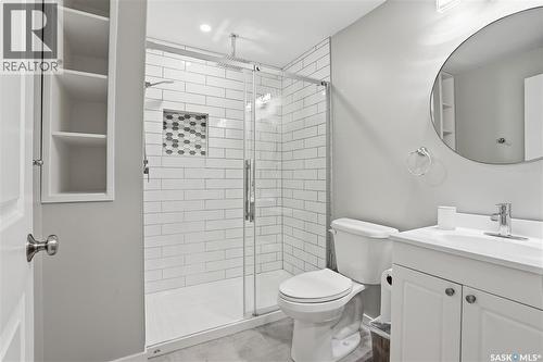 551 Kensington Place, Saskatoon, SK - Indoor Photo Showing Bathroom