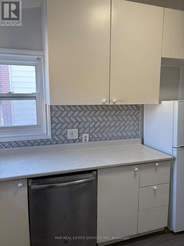 15 Wallace Street, Vaughan, ON - Indoor Photo Showing Kitchen