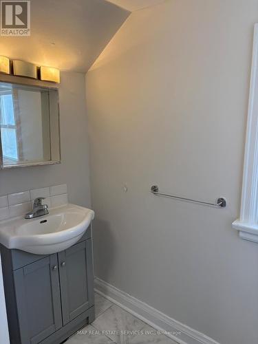 15 Wallace Street, Vaughan, ON - Indoor Photo Showing Bathroom