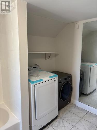 15 Wallace Street, Vaughan, ON - Indoor Photo Showing Laundry Room