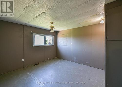 19 Claremont Crescent, Oro-Medonte, ON - Indoor Photo Showing Other Room