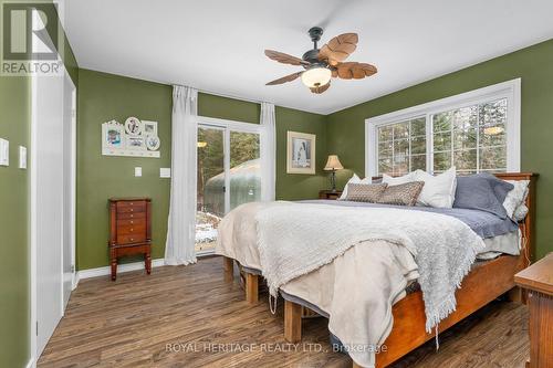 290 South Waseosa Lake Road, Huntsville, ON - Indoor Photo Showing Bedroom
