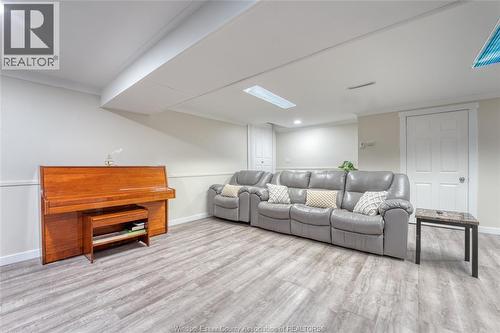 111 Danforth, Leamington, ON - Indoor