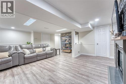 111 Danforth, Leamington, ON - Indoor