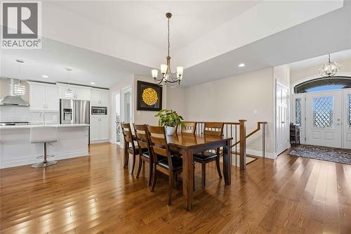 548 Franco Avenue, Sarnia, ON - Indoor Photo Showing Dining Room