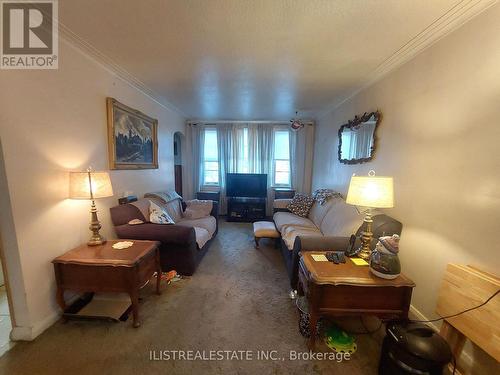 29 Holland Avenue, Toronto, ON - Indoor Photo Showing Living Room