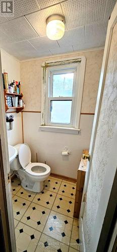 29 Holland Avenue, Toronto, ON - Indoor Photo Showing Bathroom