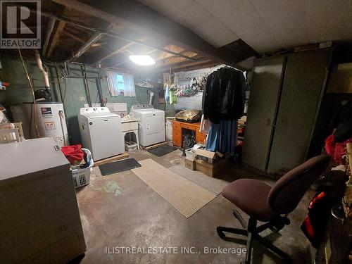 29 Holland Avenue, Toronto, ON - Indoor Photo Showing Laundry Room