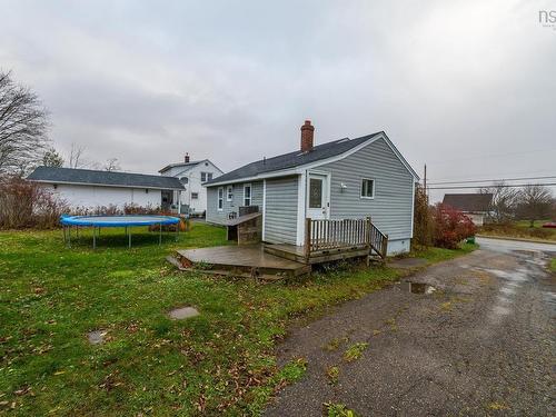 13935 Highway 1, Hants Border, NS 