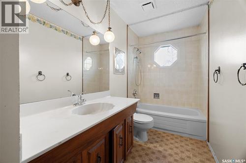3259 Westminster Road, Regina, SK - Indoor Photo Showing Bathroom