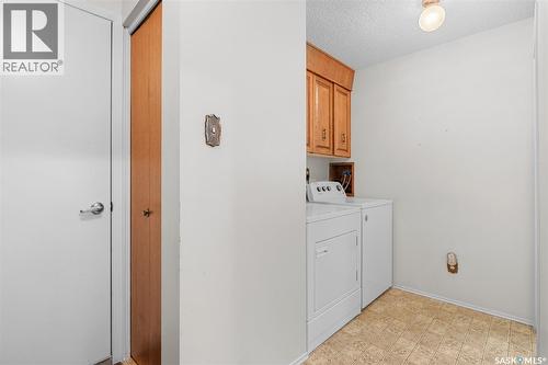 3259 Westminster Road, Regina, SK - Indoor Photo Showing Laundry Room