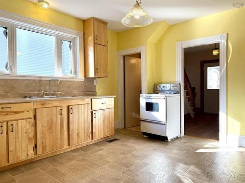 3 Harding Avenue, Amherst, NS 