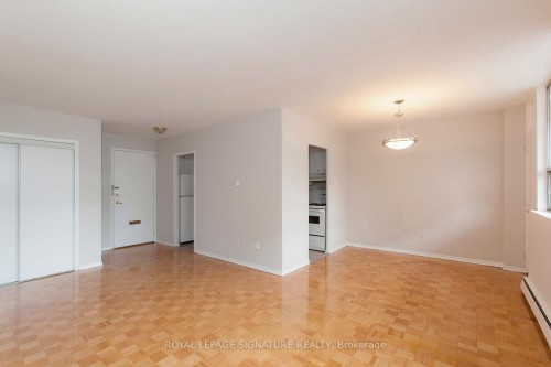 203-525 Eglinton Avenue E, Toronto, ON - Indoor Photo Showing Other Room