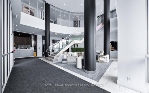 Lph06-9471 Yonge Street, Richmond Hill, ON - Indoor Photo Showing Other Room