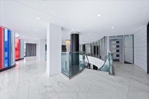 Lph06-9471 Yonge Street, Richmond Hill, ON - Indoor Photo Showing Other Room