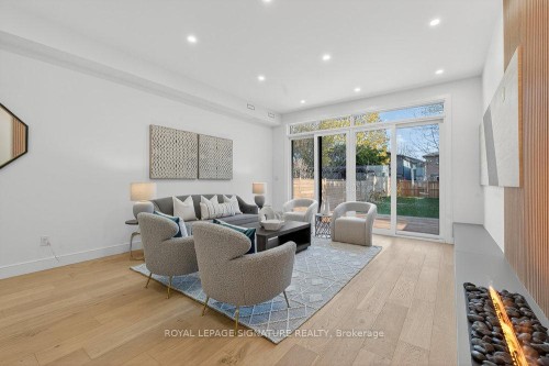 241 Cedarvale Avenue, Toronto, ON - Indoor Photo Showing Living Room