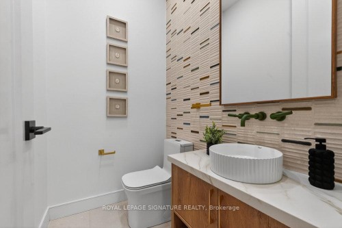 241 Cedarvale Avenue, Toronto, ON - Indoor Photo Showing Bathroom
