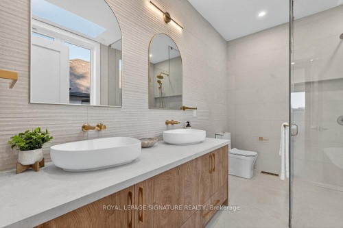 241 Cedarvale Avenue, Toronto, ON - Indoor Photo Showing Bathroom