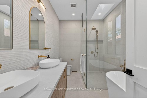241 Cedarvale Avenue, Toronto, ON - Indoor Photo Showing Bathroom