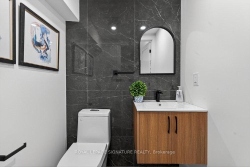 241 Cedarvale Avenue, Toronto, ON - Indoor Photo Showing Bathroom