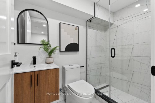 241 Cedarvale Avenue, Toronto, ON - Indoor Photo Showing Bathroom