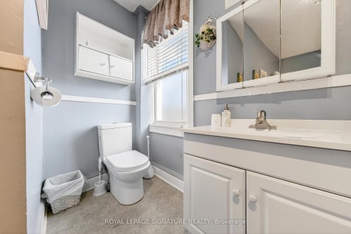 36 Cheever Street, Hamilton, ON - Indoor Photo Showing Bathroom